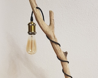 lampadaire en bois naturel