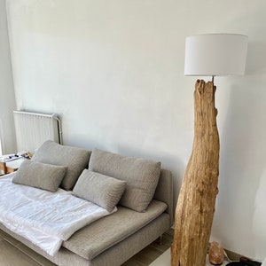 Lampadaire tronc d'arbre pour le salon, pièce unique et sur mesure image 1