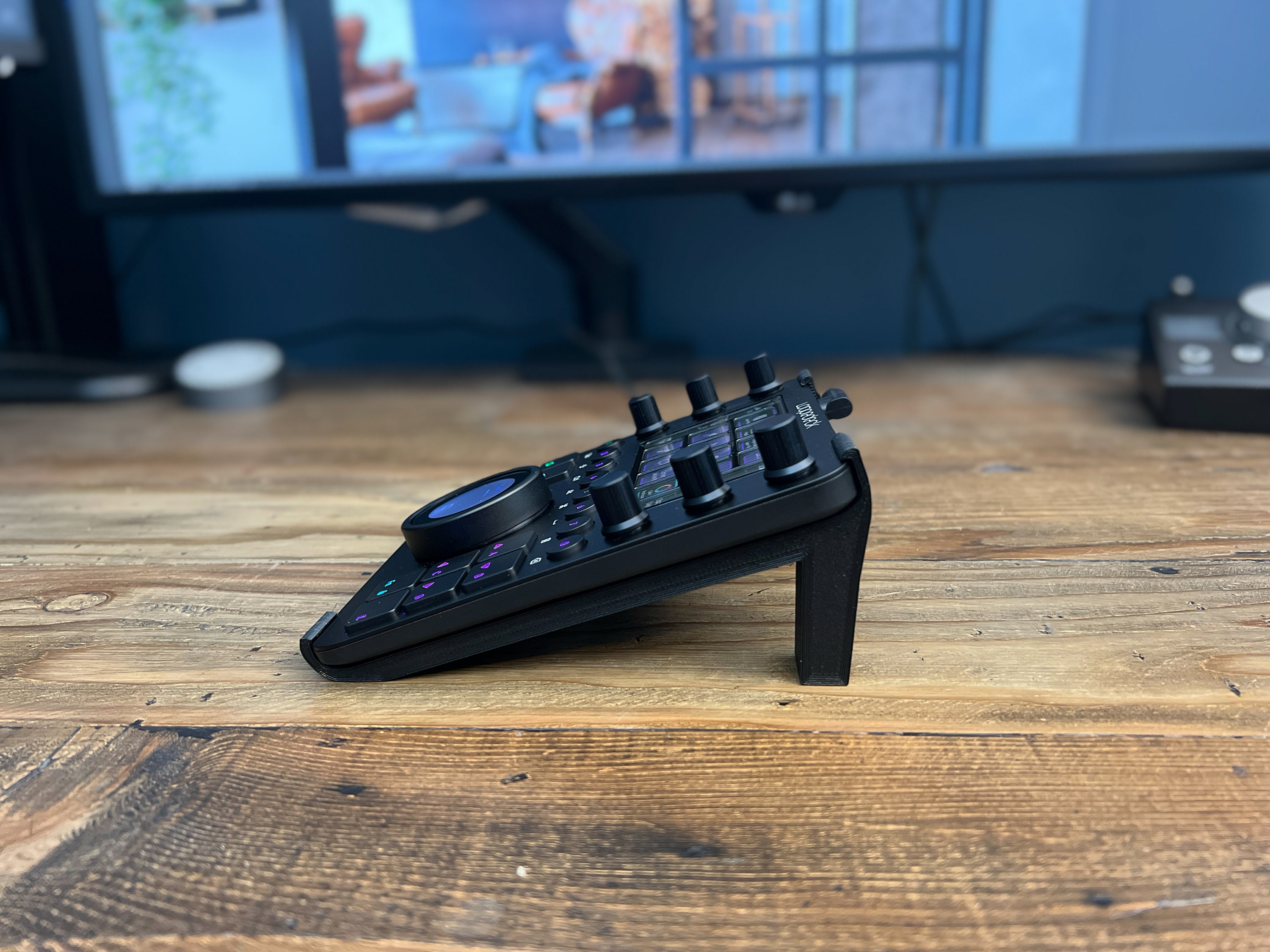 Loupedeck CT コンソールスタンド (3 種類の角度から選択可能 Loupedeck CT コンソールスタンド (3 種類の角度から選択可能