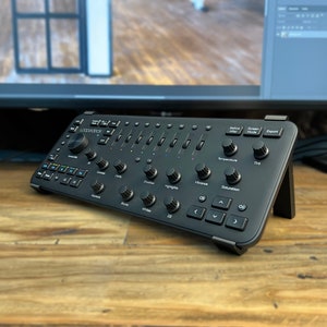 Loupedeck Live / Razer Stream スタンド - 2つの角度 - Etsy 日本