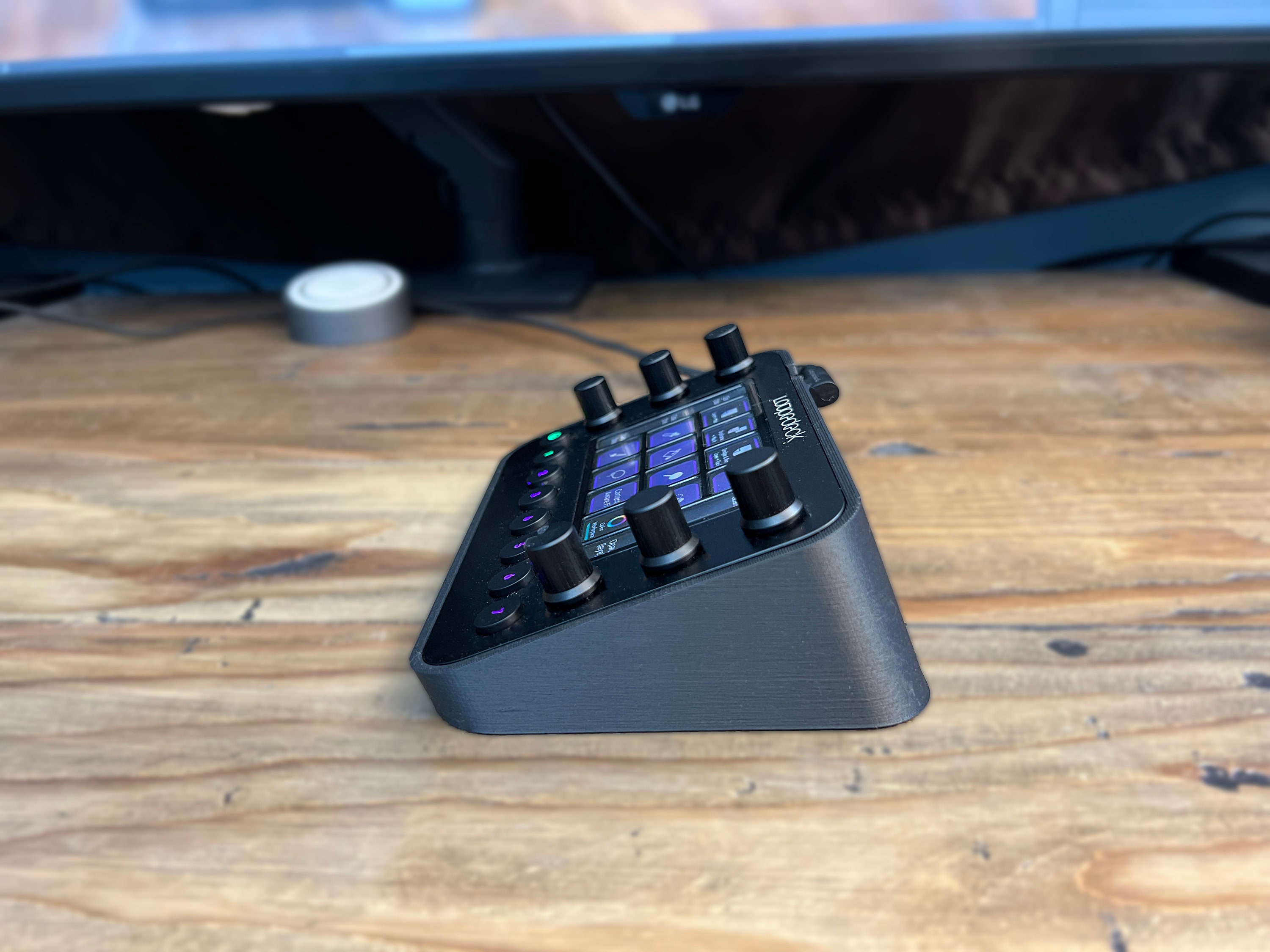 Loupedeck Live / Razer Stream Stand - Etsy Loupedeck Live / Razer Stream Stand - Etsy