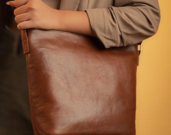 Grains & Tan Full-grain Leather Classic Bucket Crossbody/Shoulder Bag — Waxy Vegetable-Tanned Leather