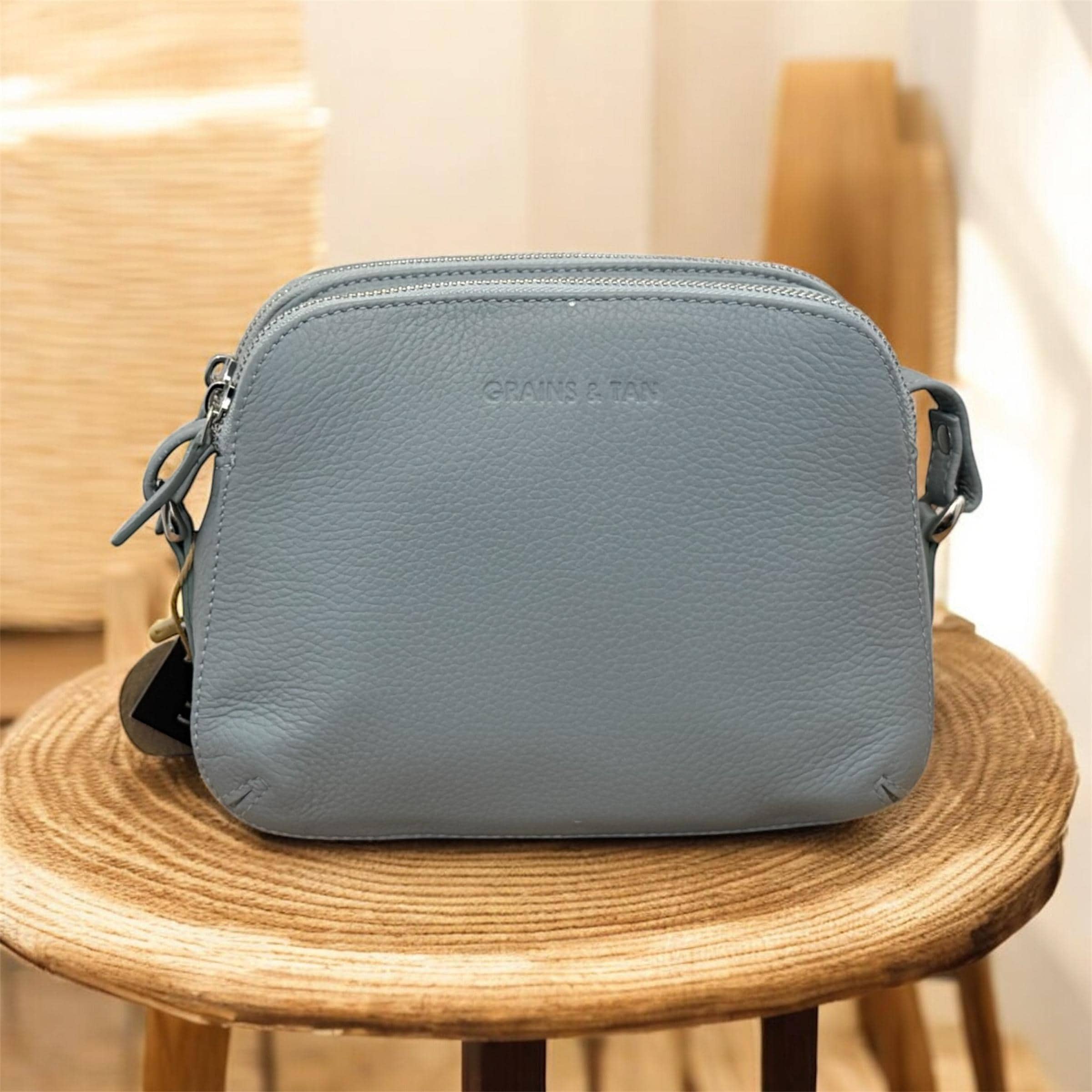 新品ダブルジッパークロスボディ CHARLES & KEITH ダブルジップ クロスボディバッグ （Purple） -靴