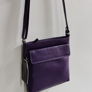G & T Vollnarbenleder Damen Flache Crossbody-Tasche, Handtasche, Schultertasche, Sling Bag mit langem verstellbarem Riemen