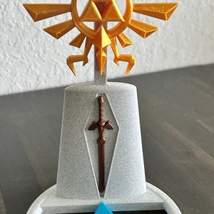 Hyrule Themed Headphone Stand with Crest of Hyrule, Master Sword, and Triforce Design image 7