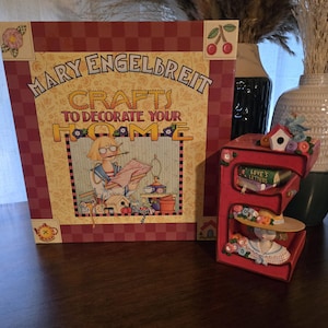 Mary Engelbreit Crafts to decorate your home book and E bookend