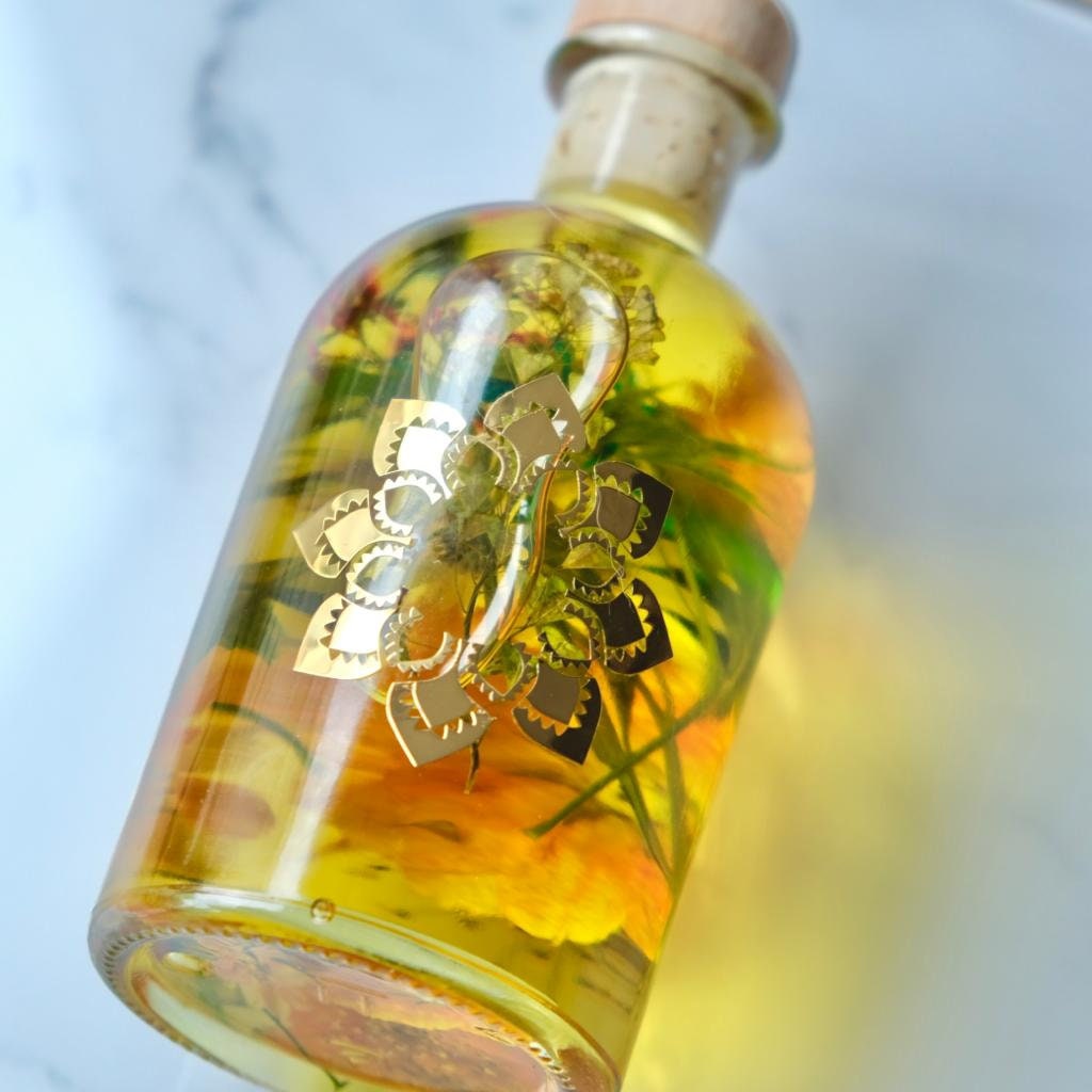 Tropical Luxury Bath Oil With Organic Ingredients by Aura Organics