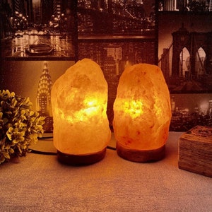 Himalayan Salt lamp 1.5-2KG, Himalayan Pink Salt Lamp,Salt lamp,Wellness gift, Natural Lamp, Holistic gift, Home Decor, Table lamp