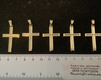 Konvolut 5 goldfarbene Kreuze als Anhänger ca 3x2 cm Öse u Schlaufe