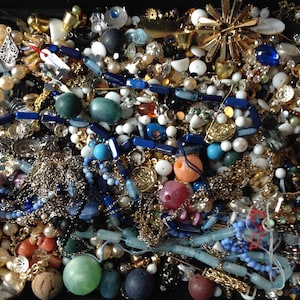 Special offer Vintage Chaos Bag always different Mystery Grab Bag approx. 500 grams Neugablonzer workshop often also defective parts DIY NOS