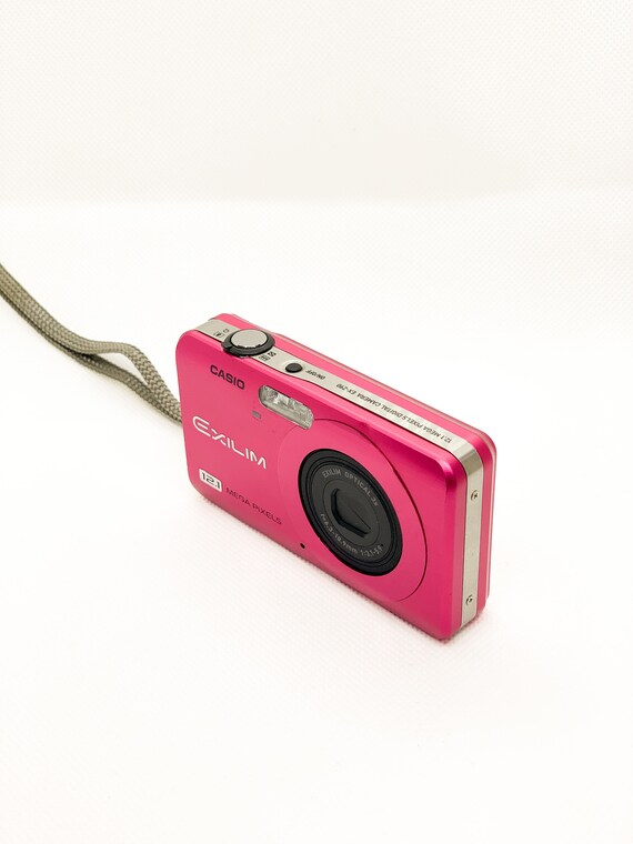 Casio Exilim EX-Z90 Compact Digicam in Pink With Charger and