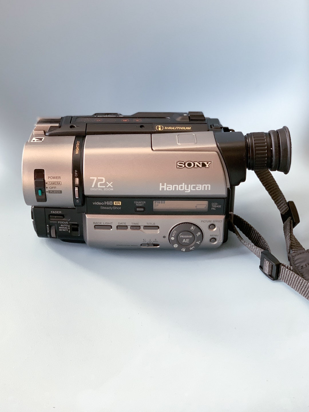 Sony CCD-TR 840E PAL Hi-8 Xr Vintage Camcorder With Night Sony CCD-TR 840E PAL Hi-8 Xr Vintage Camcorder With Night