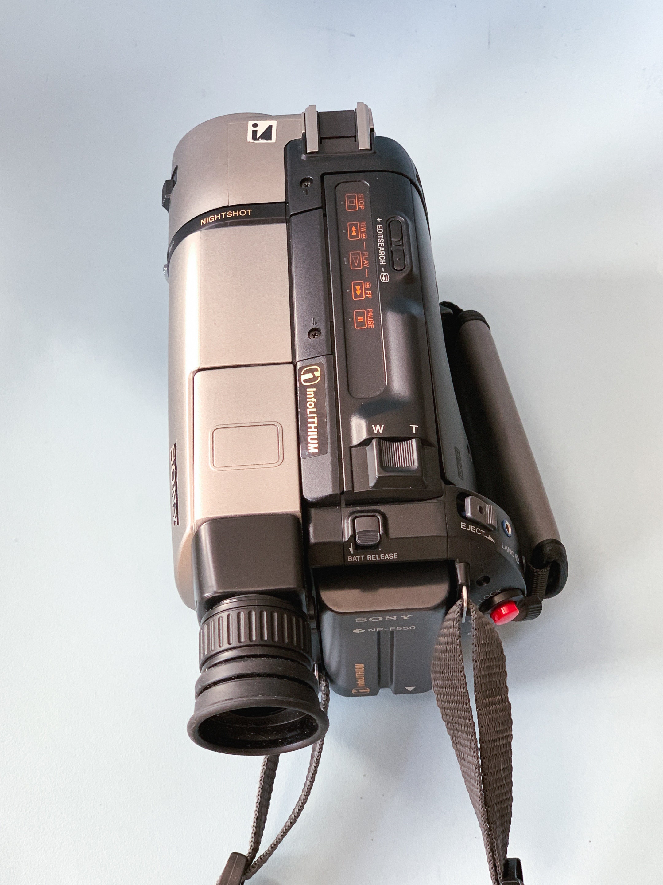 Sony CCD-TR 840E PAL Hi-8 Xr Vintage Camcorder With Night Sony CCD-TR 840E PAL Hi-8 Xr Vintage Camcorder With Night