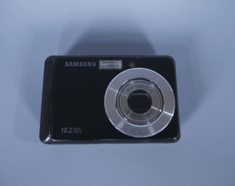 2000s Digital Camera Samsung ES15 digicam 10.2 megapixels