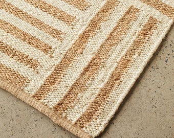 Tapete de cânhamo bege e branco tecido à mão, tapete de área de cânhamo natural, tapete rústico tecido, decoração de chão boho, tapete personalizado ecológico de trama plana