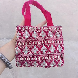 Sac brodé en velours rose, sac fourre-tout au design floral, sac à main de style bohème, sac fait main pour femme, cadeau unique pour elle, sac indien