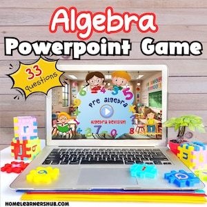 Puede incluir: Un ordenador portátil con un juego de PowerPoint colorido en la pantalla. El juego trata sobre álgebra y tiene 33 preguntas. El portátil está sobre una superficie de madera con bloques de colores alrededor.