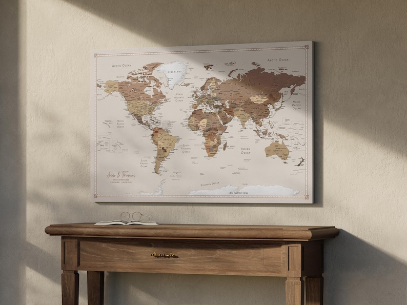 Carte du Monde Personnalisée en Toile avec Épingles | Tableau Carte Voyage Marron | Cadeau pour Voyageurs | Décoration Murale en Liège image 8