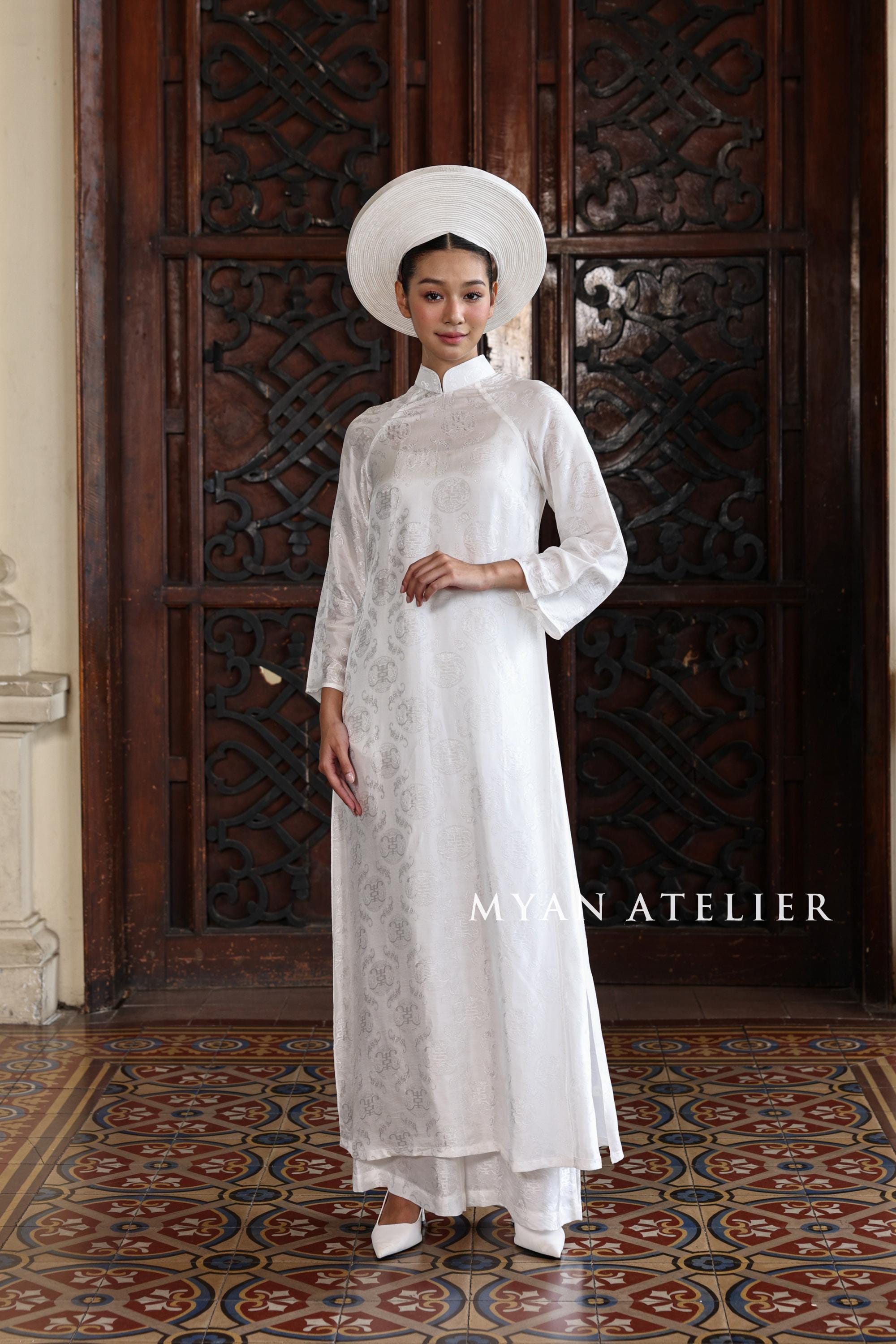 New Vietnamese white bridal headpiece mấn cô dâu. Wedding engagement headband Beautiful handmade white or red bridal headpiece for  main image 2