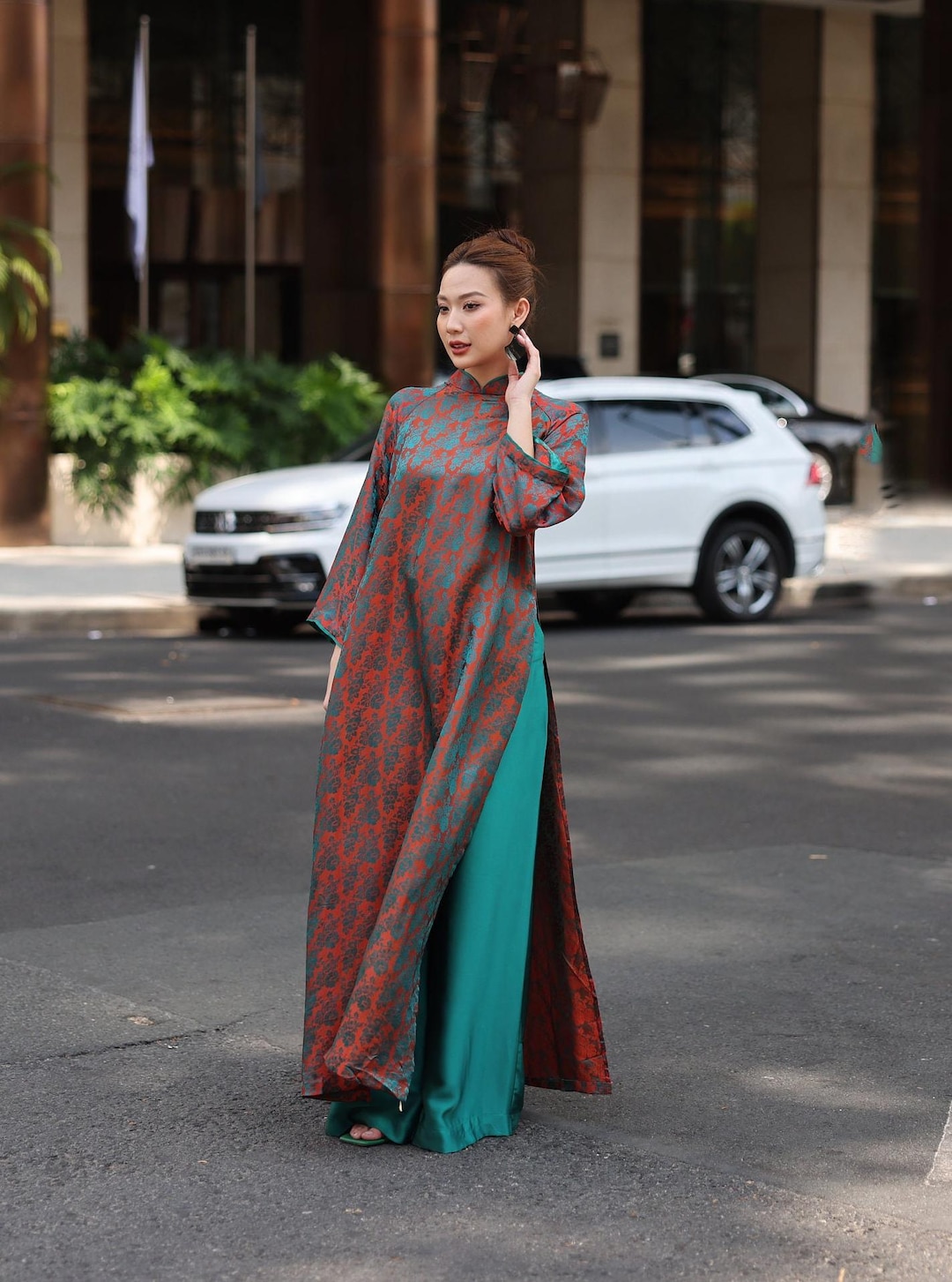 Silk Vietnamese long dress, ao dai women with pants, Vietnam dress culture, Traditional Vietnamese dress, Plus size ao dai, Silk ao dai AS29 Silk Vietnamese long dress, ao dai women with pants, Vietnam dress culture, Traditional Vietnamese dress, Plus size ao dai, Silk ao dai AS29