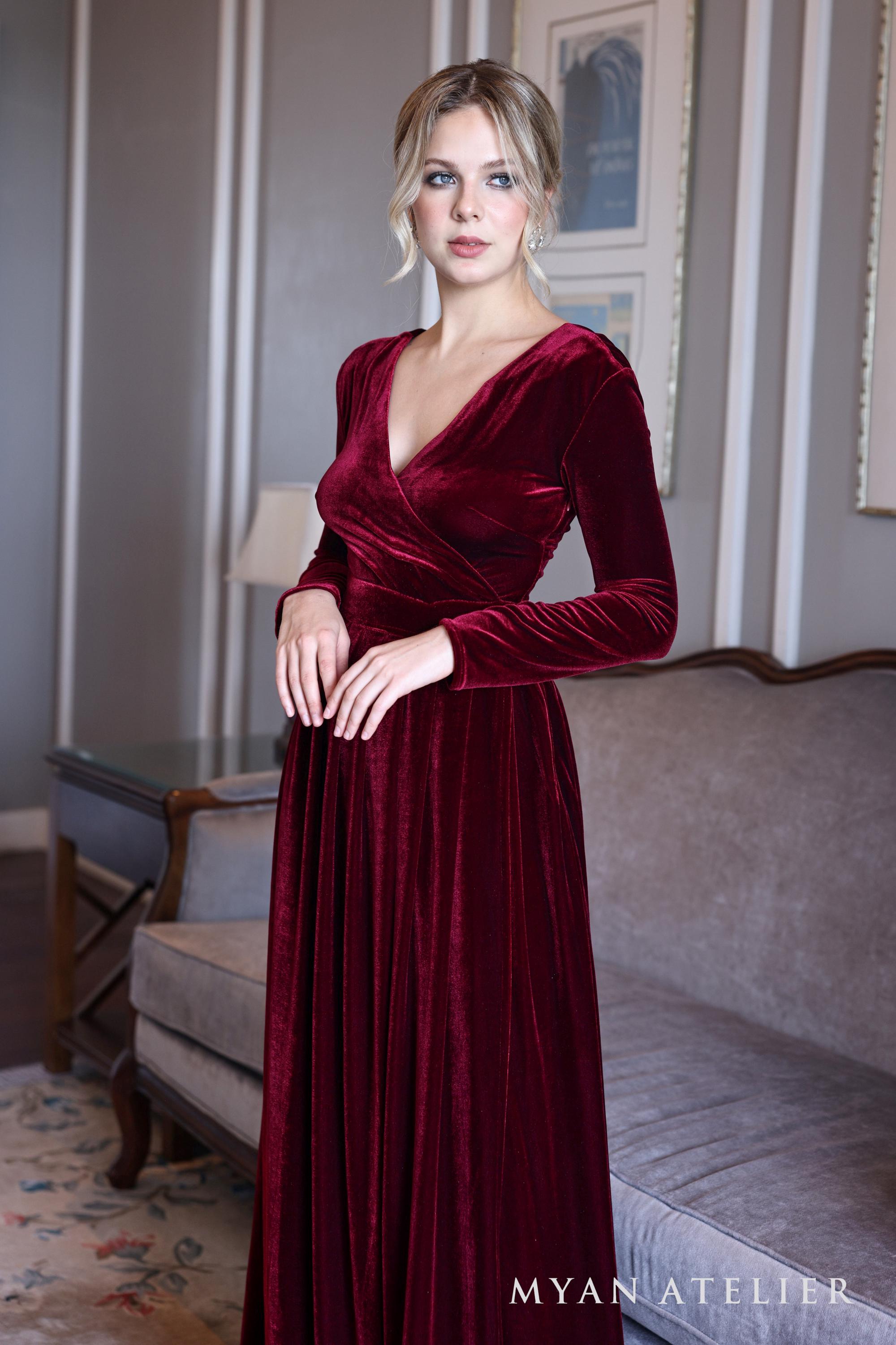 long sleeve velvet bridesmaid dress Long Sleeve Velvet Emerald Green Bridesmaid Dresses Bridesmaid Dresses Green Velvet Dresses Uk Emerald Green Velvet