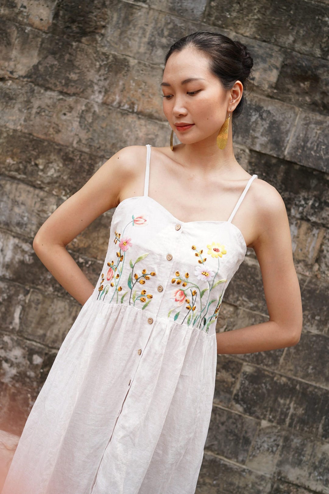 Hand Embroidered Sleeveless Sweetheart Neck Linen Midi Dress OCHA