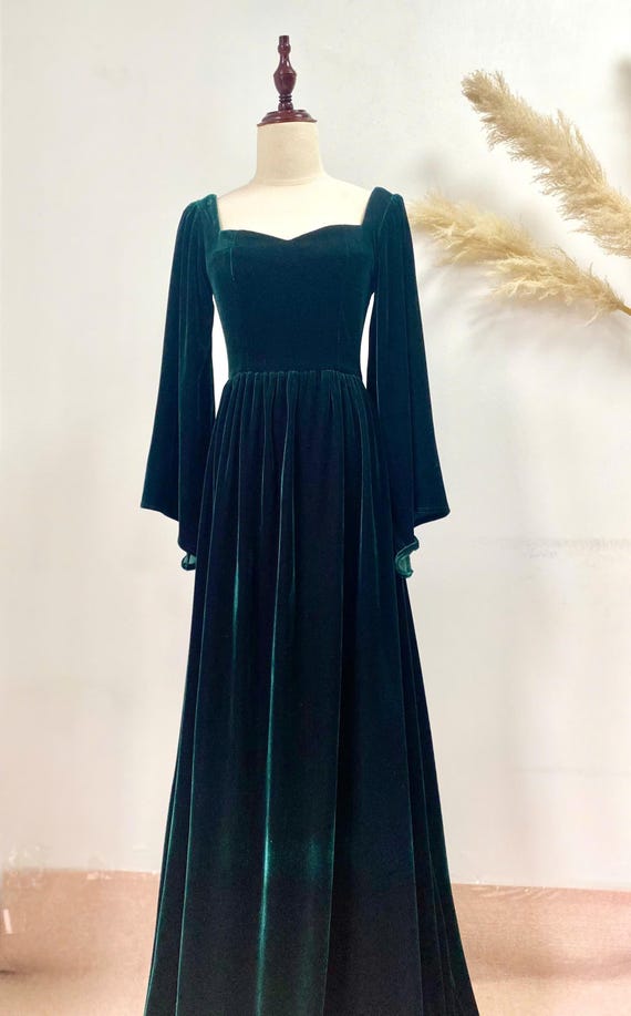 Velvet dress with slit VIONNE, Sweetheart neck Velvet gown, Bridesmaid dress, Plus size Velvet dress, Velvet dress for women, Custom dress
