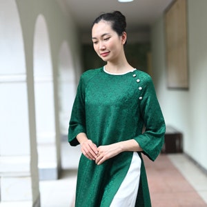 Vietnam dress culture, Green ao dai,Ao dai women modern, Ao dai women with pants, Vietnam women dress, Plus size ao dai, Casual ao dai AS37