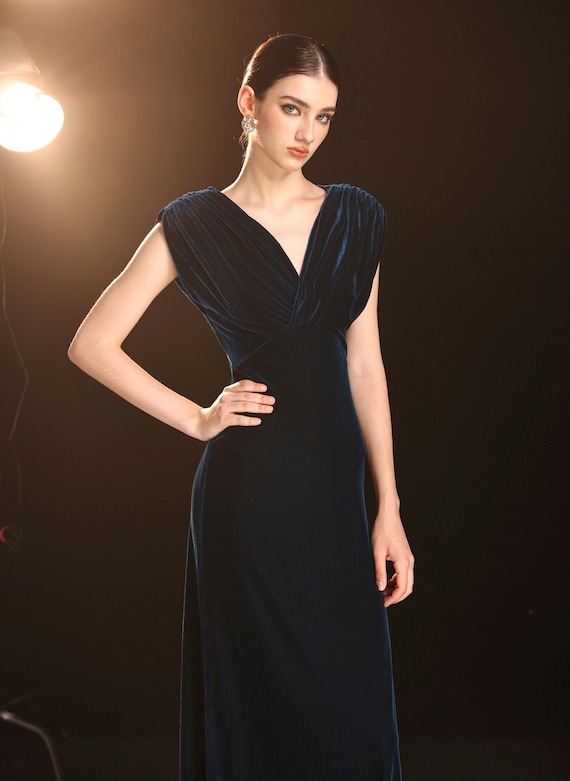 cover deep v neck dress NADIA | Velvet Evening | | Cap Sleeve | Made to Measure Hand wash with mild SIZE:Ted Size 3 (UK 12/US 8) 26 March Wedding dress Blue Satin Cowl Neck