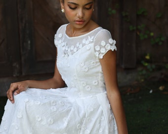 Rustikales Baumwollhochzeitskleid CELIA, 3D Florales Baumwollhochzeitskleid, Brautkleid Bio, Lässiges Hochzeitskleid, Bescheidenes Maxi Brautkleid
