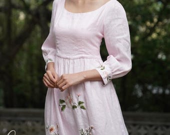 手刺繍入りラウンドネックAラインリネンドレス KINSLEY、結婚式ゲストドレス、カスタムフィット