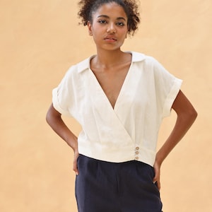 Top avvolgente in lino SILAY, Top con colletto, Top in lino con scollo a V, Camicia a maniche corte in lino, Camicetta avvolgente, Top estivo in lino, Top in lino da donna