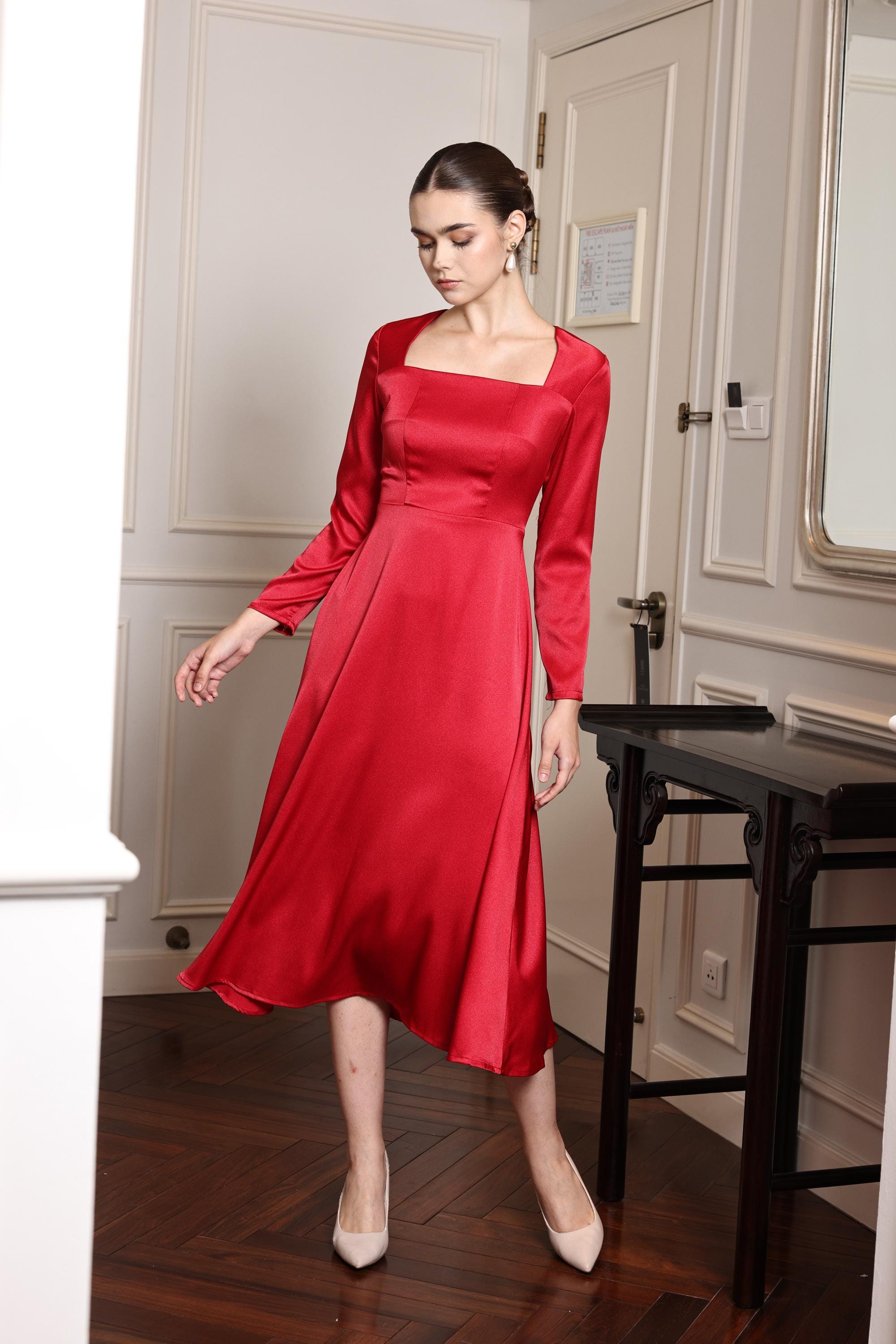 strapless open back dress Red Pleated Long Sleeve V-Neck Dress main image 1