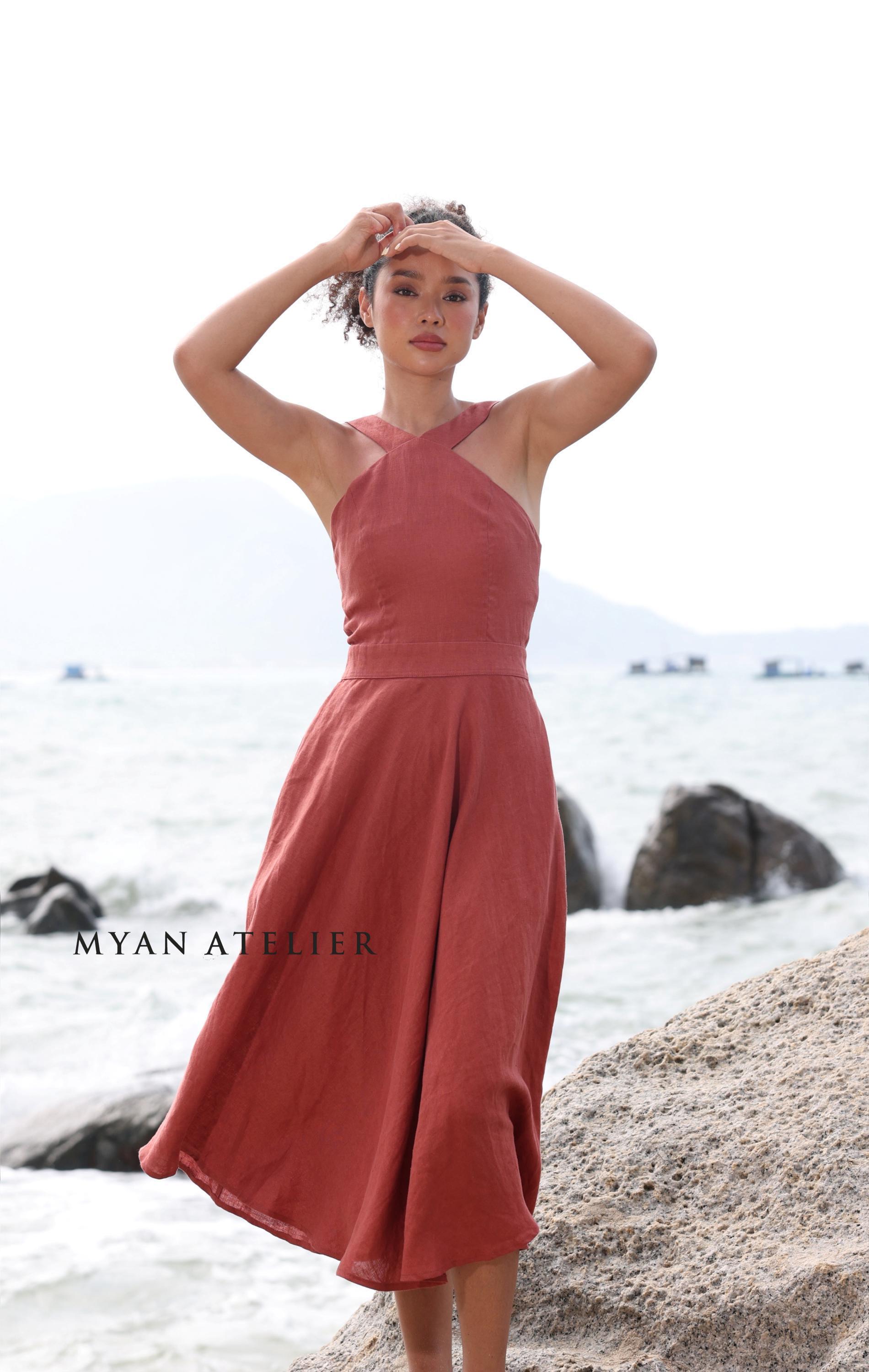 halter dress for beach wedding guest Simple Chiffon Halter Split Floor Length Wedding Guest Dresses