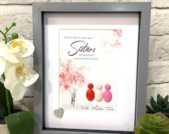 Marco de arte personalizado con piedras para hermanas: Regalo familiar hecho a mano