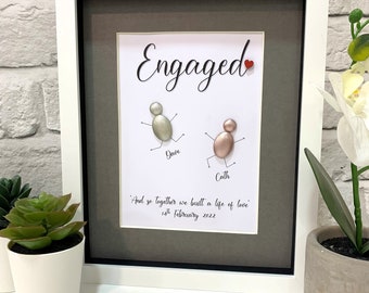 Gepersonaliseerde verlovingskiezelfotolijst, foto van hem en haar kiezelsteen - ingelijste kiezelsteen - voorstel Pebble Art Gift - verloving/voorstel