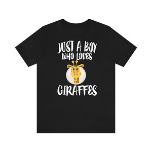 キリンが大好きな男の子のシャツ、キリン好きのシャツ、キリンシャツ、キリン好きへのギフト、動物の大人用子供用 T シャツ
