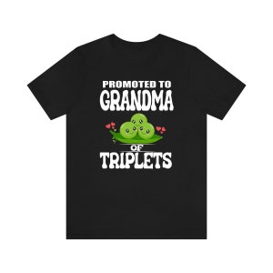 Gefördert zur Oma der Triplets Shirt, Oma der Triplets T-Shirt, Oma der Triplets Geschenk Großmutter T-Shirt