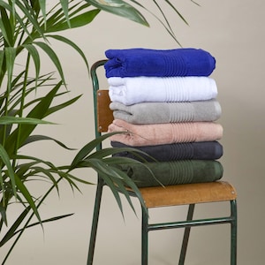 Sustainable Bamboo Towels - Eco-friendly Ultra Soft Bath Towels - Luxury Plush 580gsm Bathroom Towel Set by Misona, Coloured Plain Towels