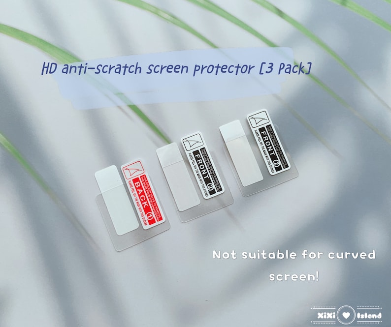 K&ouml;nnte beinhalten: Drei transparente Displayschutzfolien aus Kunststoff mit wei&szlig;en Etiketten. Die Etiketten tragen die Aufschrift "FRONT 2" und "BACK 1". Der Text "HD anti-scratch screen protector [3 Pack]" ist oben im Bild gedruckt. Der Text "Not suitable for curved screen!" ist unten im Bild gedruckt.