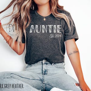 Auntie Established Shirt, Floral Auntie Est. Tshirt, Personalized Auntie Gift, Custom Gift For New Auntie, Pregnancy Reveal Aunt To Be Gift