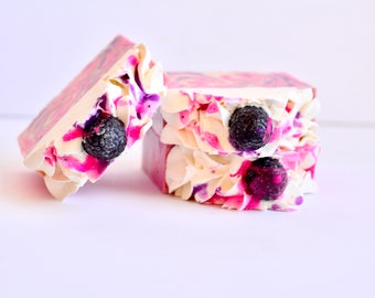 Berry Soap Bar, Artisan Soap, Handmade Soap, Cold Processed Soap, Natural Soap, Moisturizing soap, Self care soap