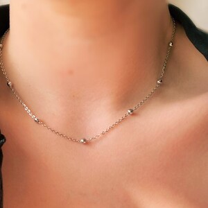 Zilveren satellietketting, balletjesketting, sierlijke damesketting, bobbelketting, sierlijke ketting, laagkettingen zilver, choker