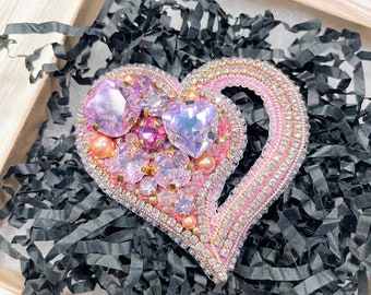 Heart beaded brooch Handmadecanada Handmade brooch Jewelry beaded brooch Small gift Valentines Gift