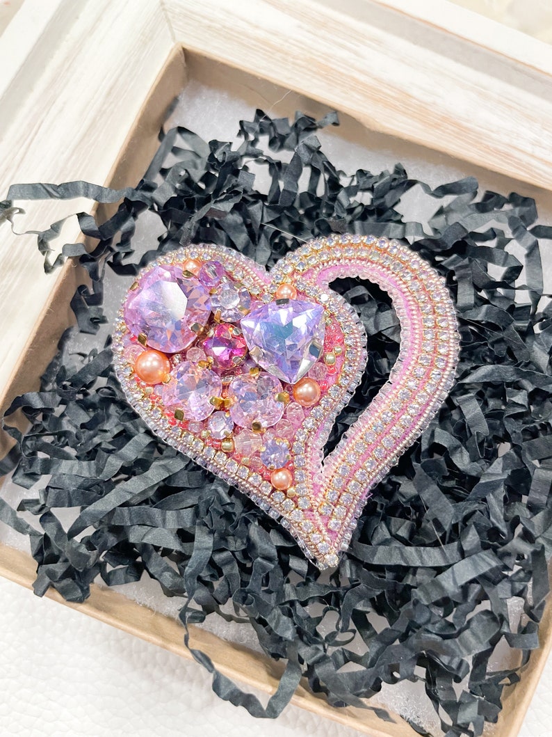 Heart beaded brooch Handmadecanada Handmade brooch Jewelry beaded brooch Small gift Valentines Gift image 1
