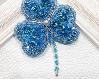 Clover blue beaded brooch Handmadecanada Handmade brooch Jewelry beaded brooch Small gift