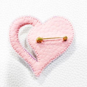 Heart beaded brooch Handmadecanada Handmade brooch Jewelry beaded brooch Small gift Valentines Gift image 5