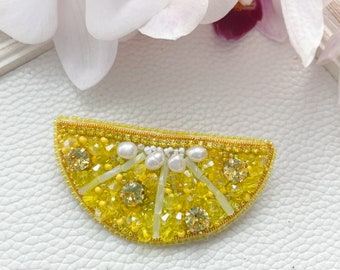 Lemon beaded brooch Handmadecanada Handmade brooch Jewelry beaded brooch Fruit brooch Summer brooch Small gift