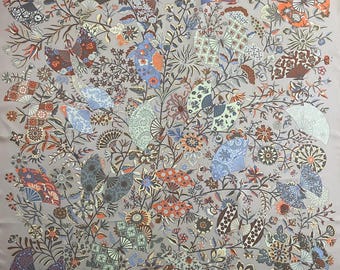 Foulard HERMÈS « FLEURS Et PAPILLONS De Tissus » 2013