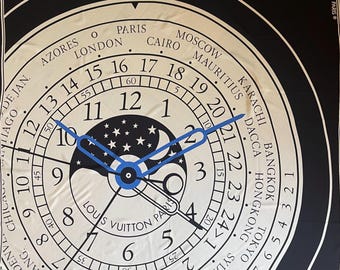 Foulard en soie horloge LOUIS VUITTON « Le Temps du voyage »